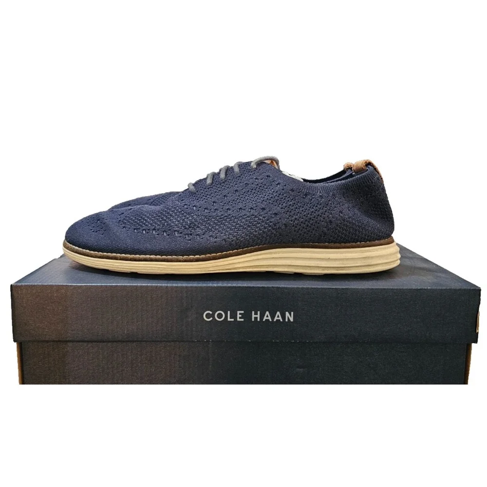 Cole Haan® (Men's 8 M) Original Grand Stitchlite™ Wingtip Oxford in Navy/Ivory